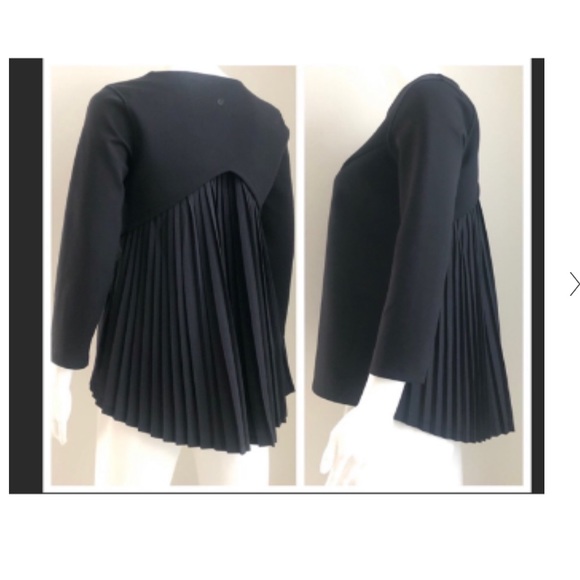 LuluLemon Black Long sleeve Top w/ Accordion Back - Picture 3 of 6